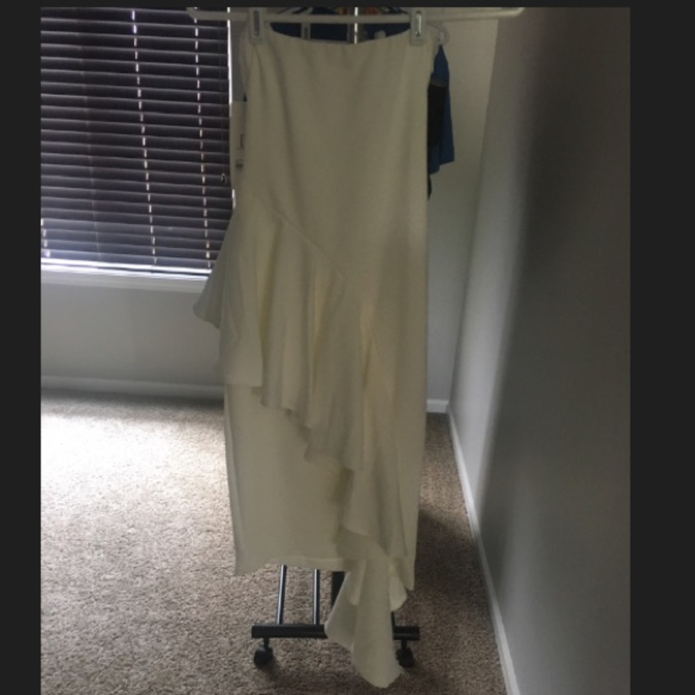 White strapless midi evening gown with ruffle - Picture 4 of 6